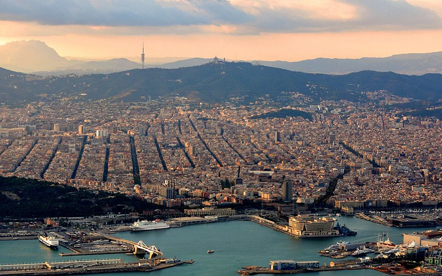 Barcelona Airport (BCN) → city hotel private transfer