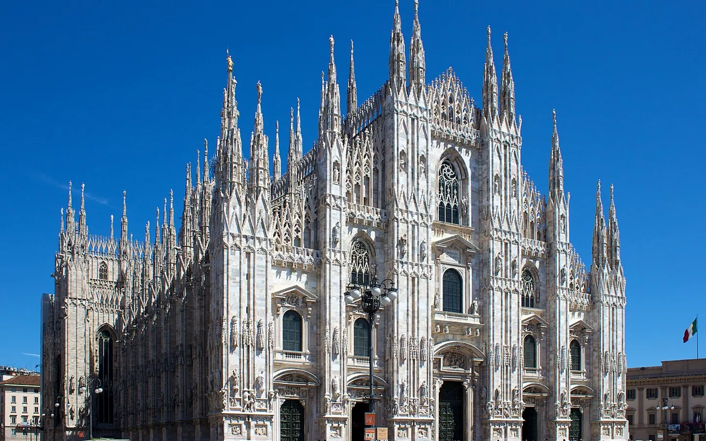 Milan private transfer service